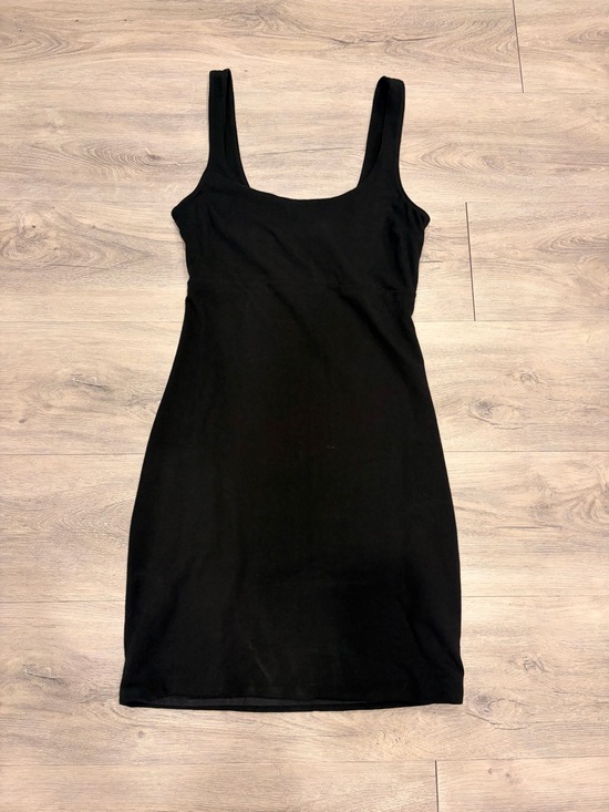 Abercrombie & Fitch Dresses & Skirts - Abercrombie & Fitch Black Scoop Neck Mini Dress